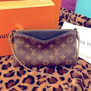 💕💛Louis Vuitton Pallas Nior Crossbody💕  💛 Box and Dust Bag Included!